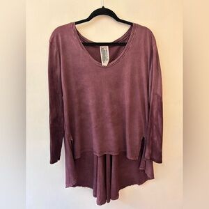 Free People oversized cotton hi low split hem long sleeve tee size XS